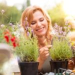 Townhouses with corner landscaping ideas for beautiful outdoor spaces