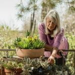 Creative urban gardening ideas using containers for small spaces and large harvests