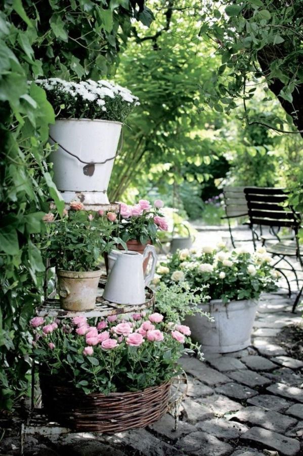 Outdoor Gardening Ideas for Small Gardens 5 OUTDOOR GARDENING IDEAS FOR SMALL GARDENS